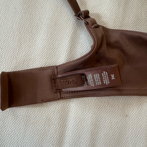 SKIMS BOMBSHELL Bra with built in but removable push-up! - Picture 2 of 4